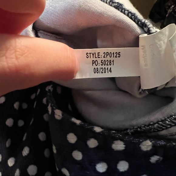 Vineyard vines navy and white polka dot corduroy pants. - Picture 8 of 12